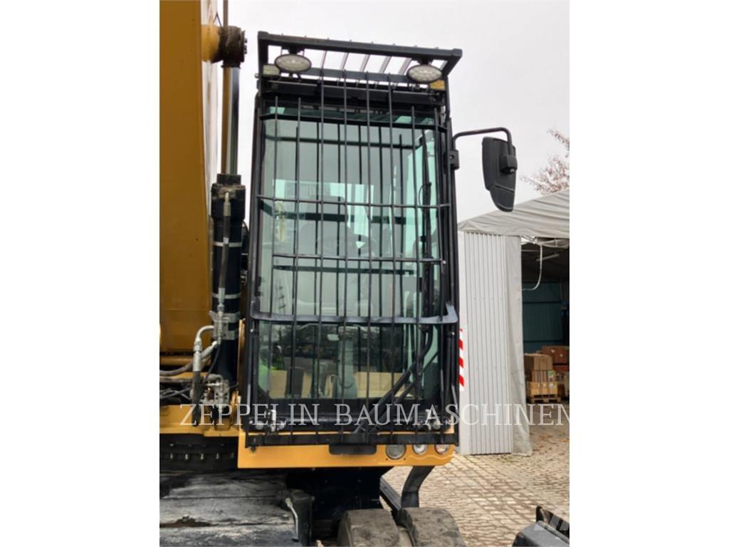 CAT MH3024-06C Bageri za rušenje