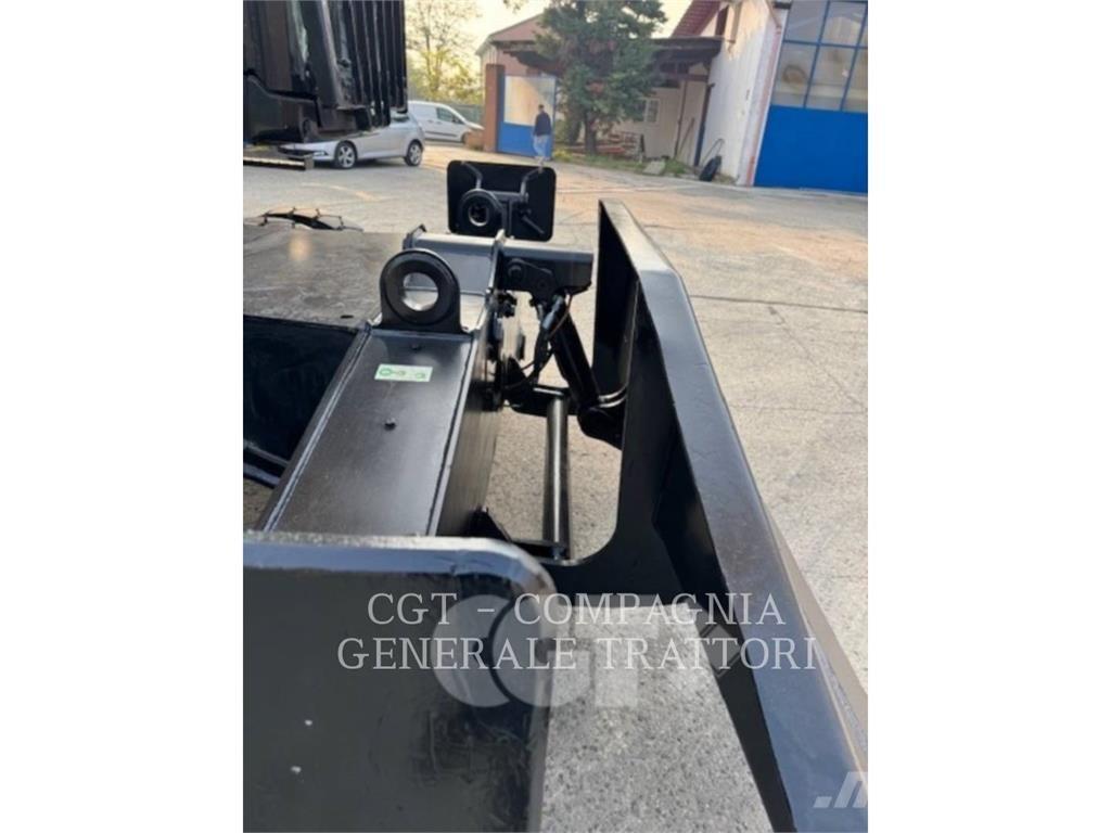 CAT MH3024NG Bageri na kotačima