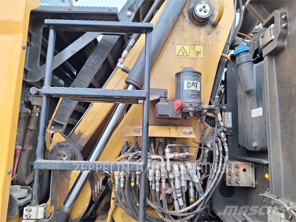 CAT MH3026-06C Bageri za rušenje