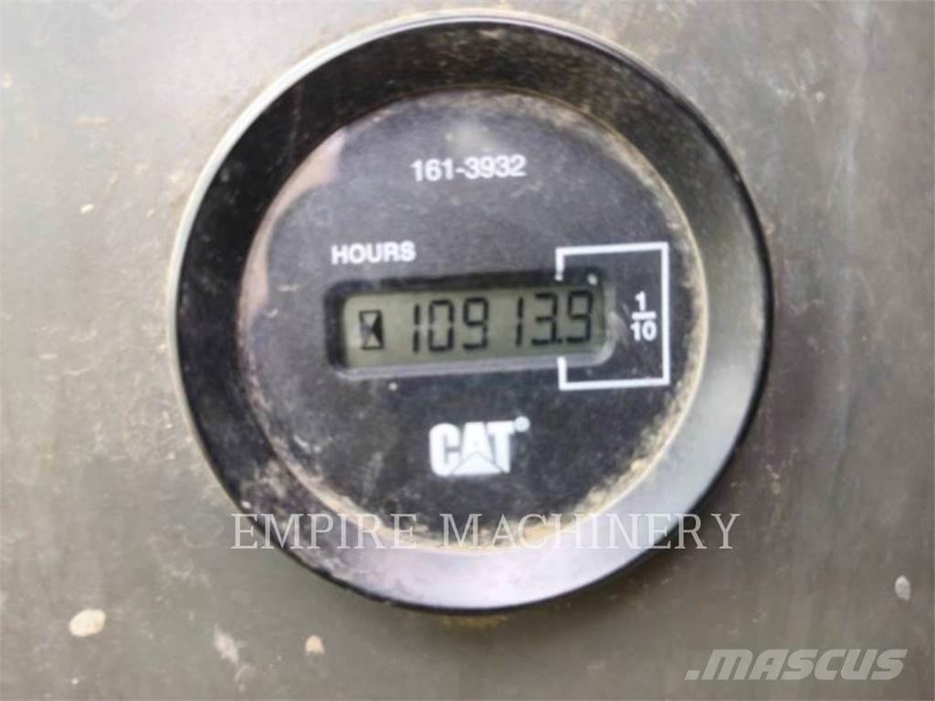 CAT MH3059 Bageri gusjeničari