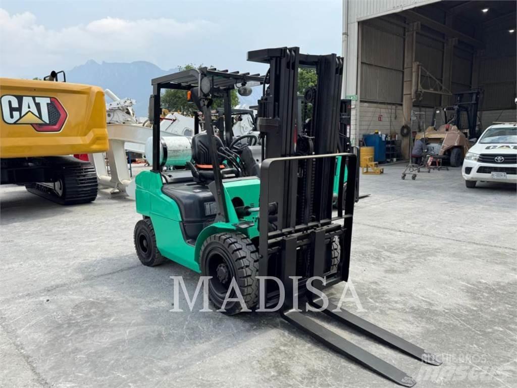 CAT MITSUBISHI FG30N-LP Viličari - ostalo