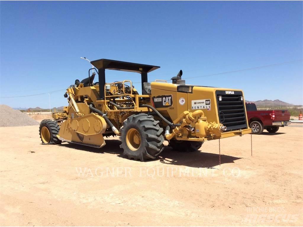 CAT RM-300 Uređaji za recikliranje asfalta
