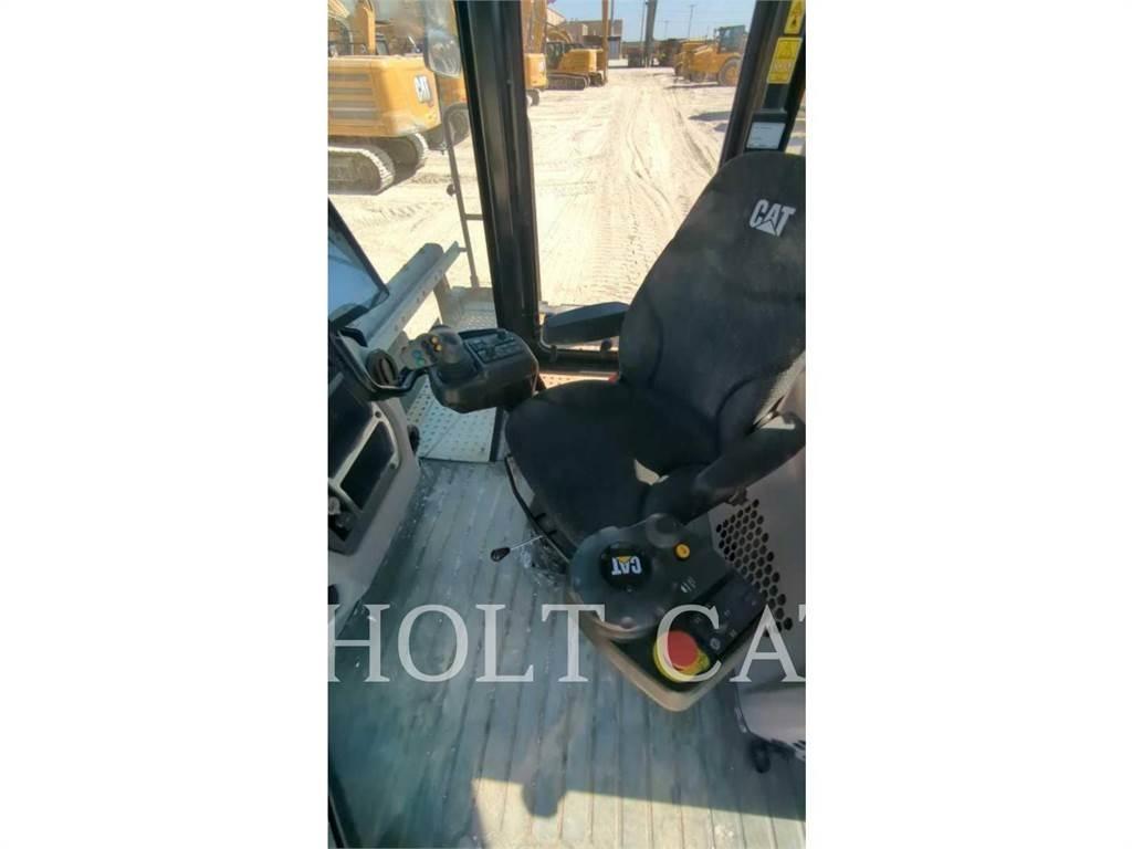 CAT RM400 CAB Uređaji za recikliranje asfalta