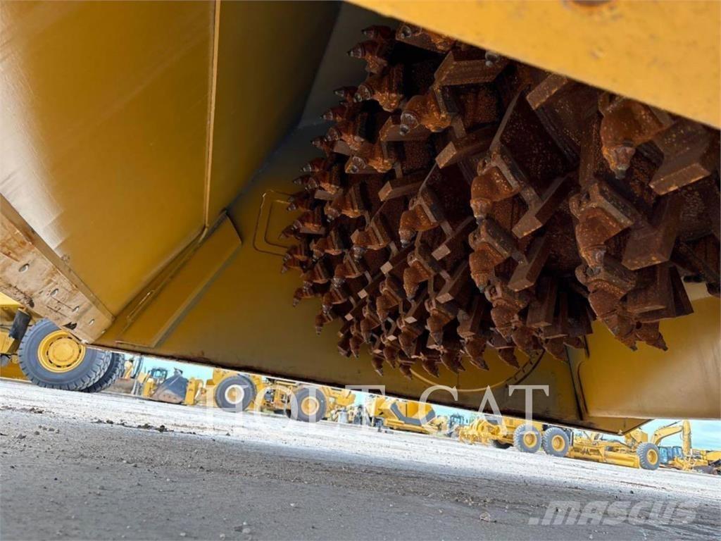 CAT RM400 CAB Uređaji za recikliranje asfalta