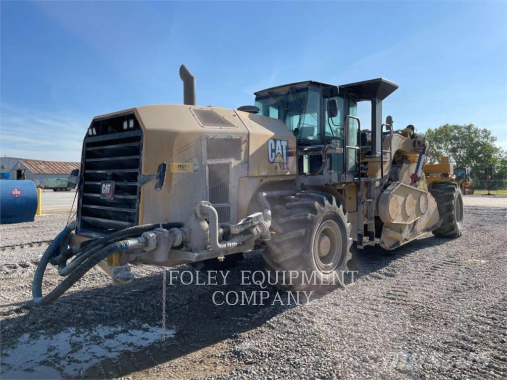 CAT RM500B Asfaltni finišeri