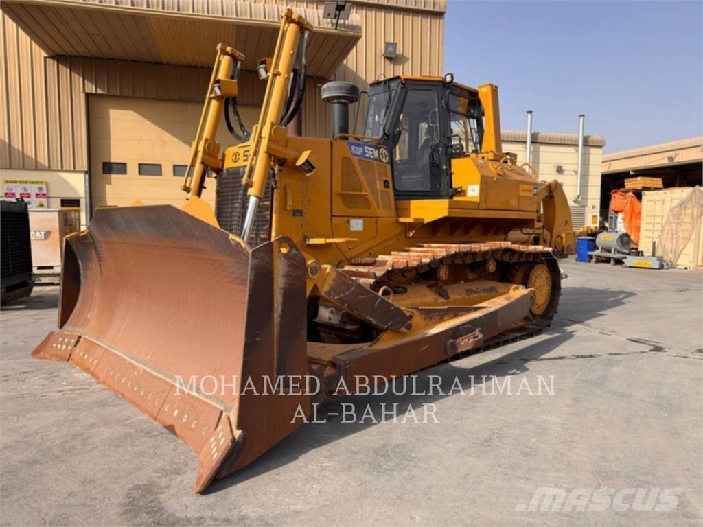 CAT SEM 832F Buldožeri gusjeničari