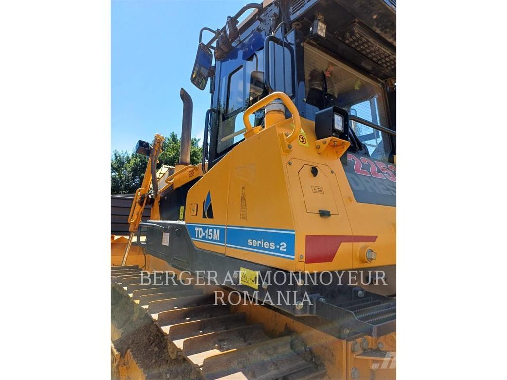 CAT TD-15M Buldožeri gusjeničari