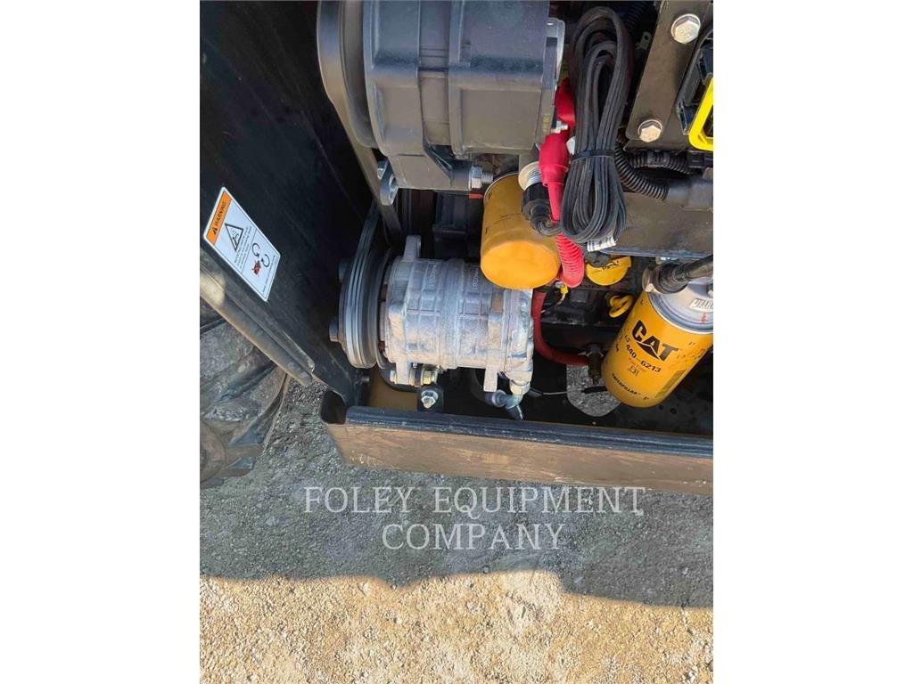 CAT TH255CC Teleskopski viličari