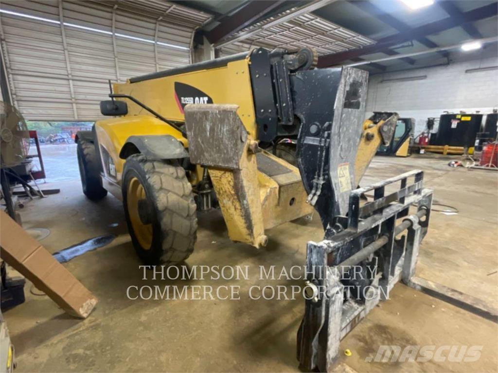 CAT TL1255D Teleskopski viličari