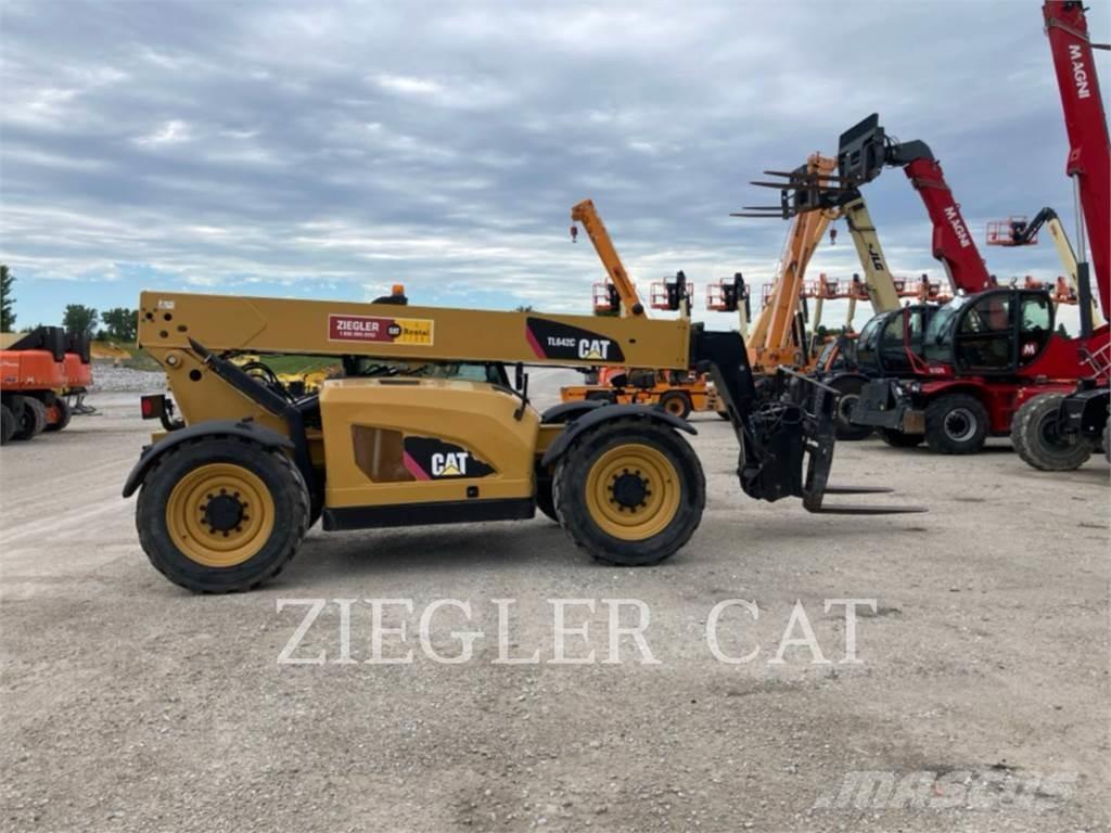 CAT TL642C Teleskopski viličari
