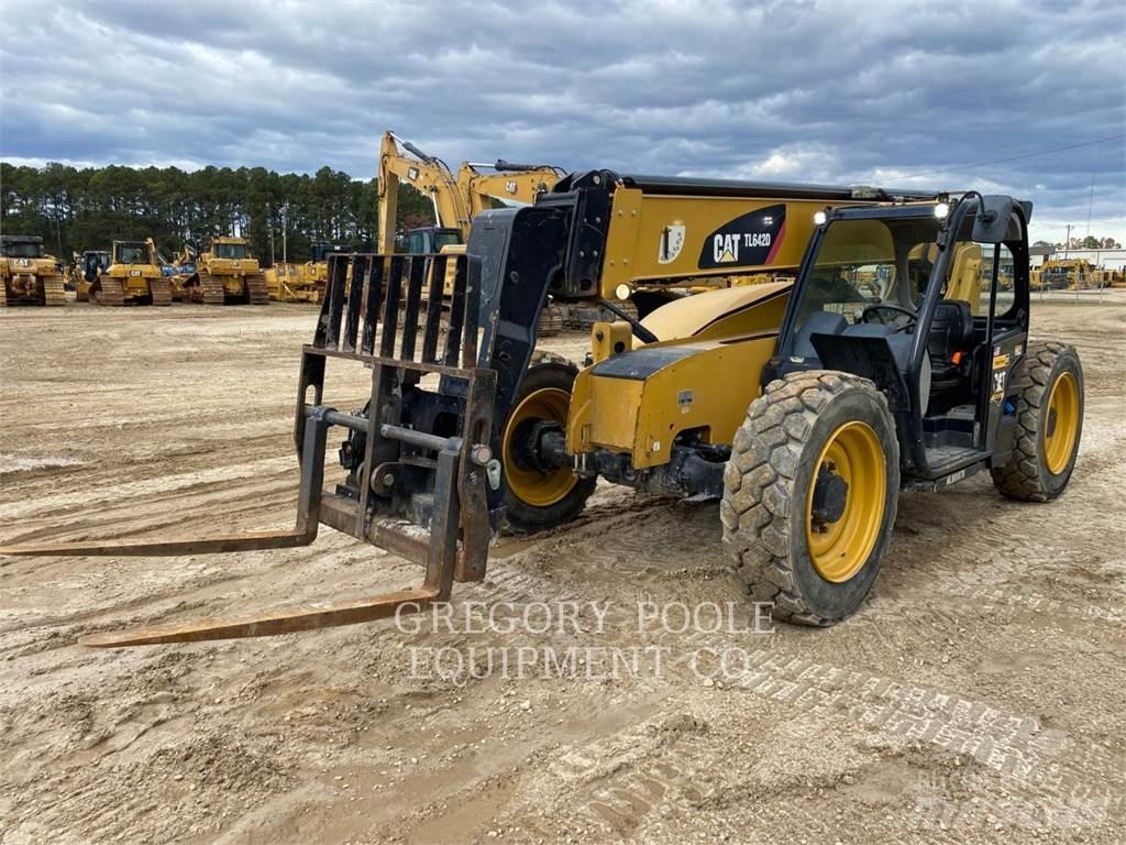 CAT TL642D Teleskopski viličari