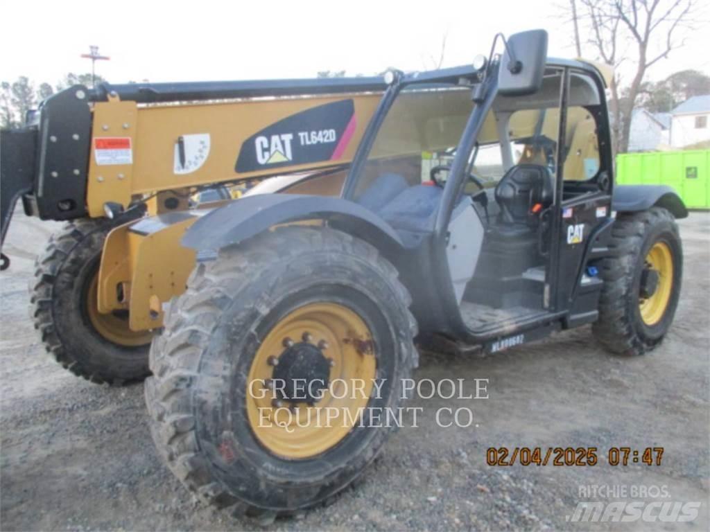 CAT TL642D Teleskopski viličari