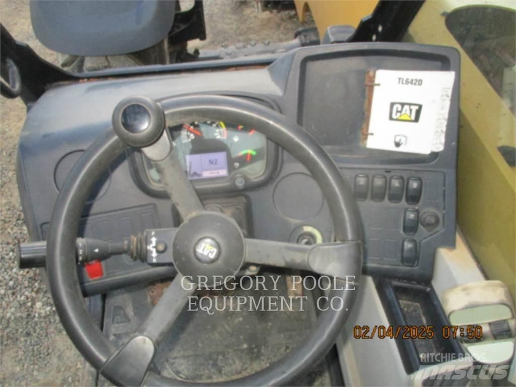 CAT TL642D Teleskopski viličari