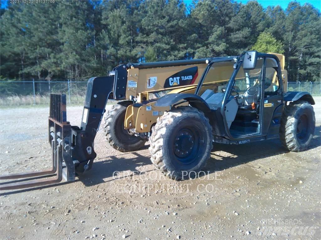 CAT TL642D Teleskopski viličari