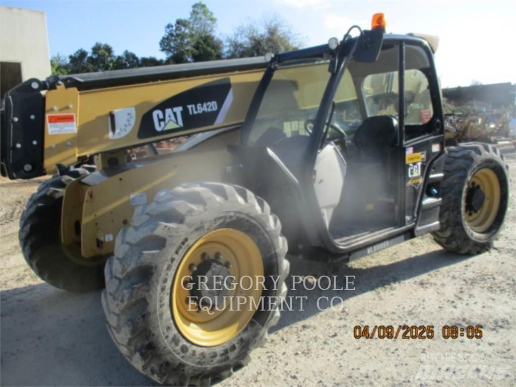CAT TL642D Teleskopski viličari