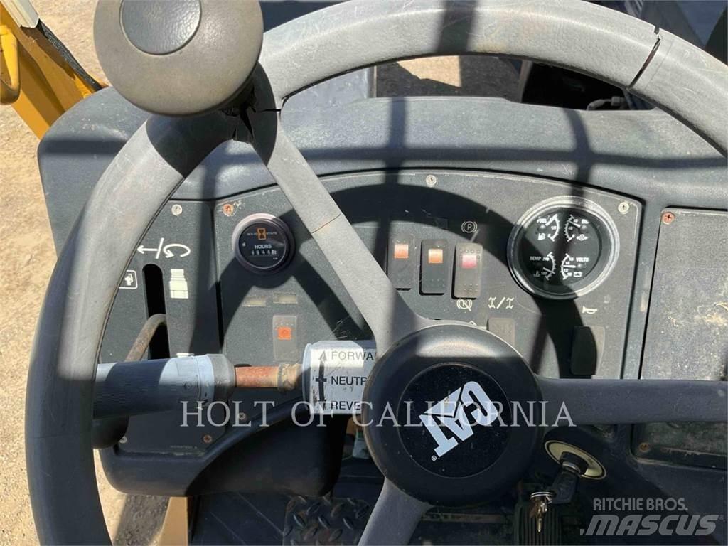 CAT TL943 Teleskopski viličari