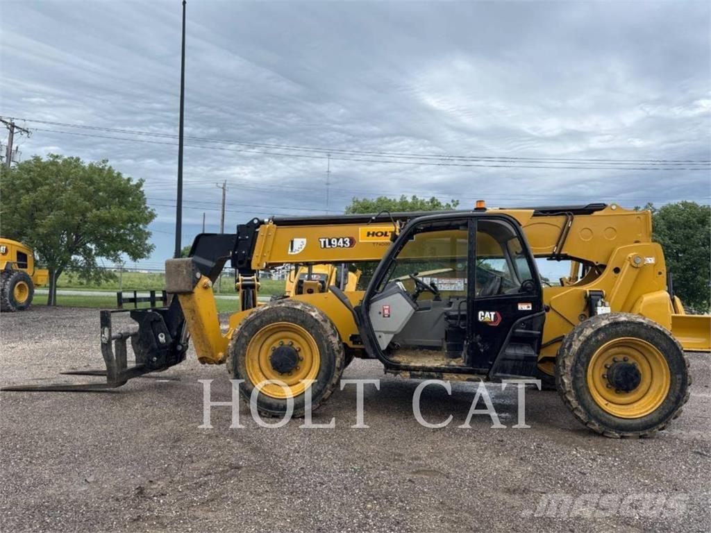 CAT TL943 Teleskopski viličari