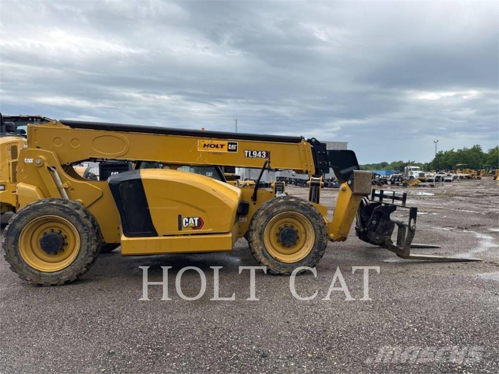 CAT TL943 Teleskopski viličari