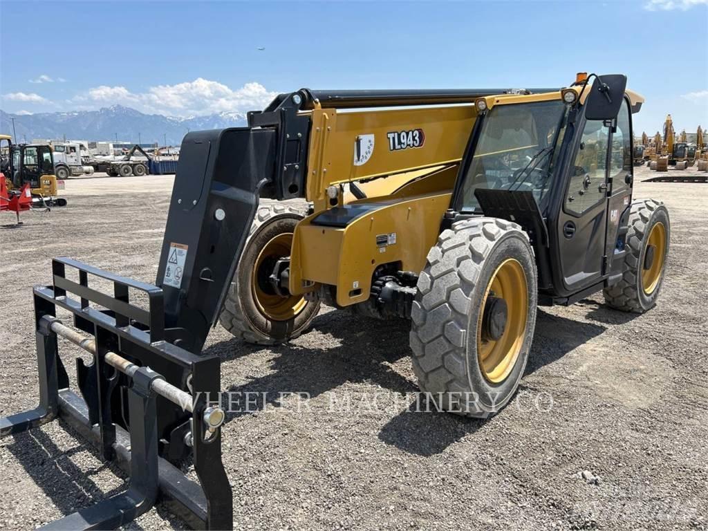 CAT TL943 CB Teleskopski viličari
