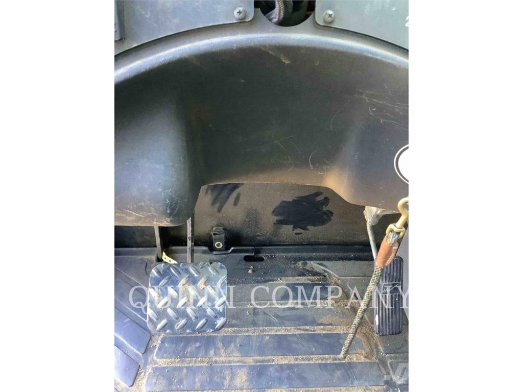 CAT TL943C Teleskopski viličari