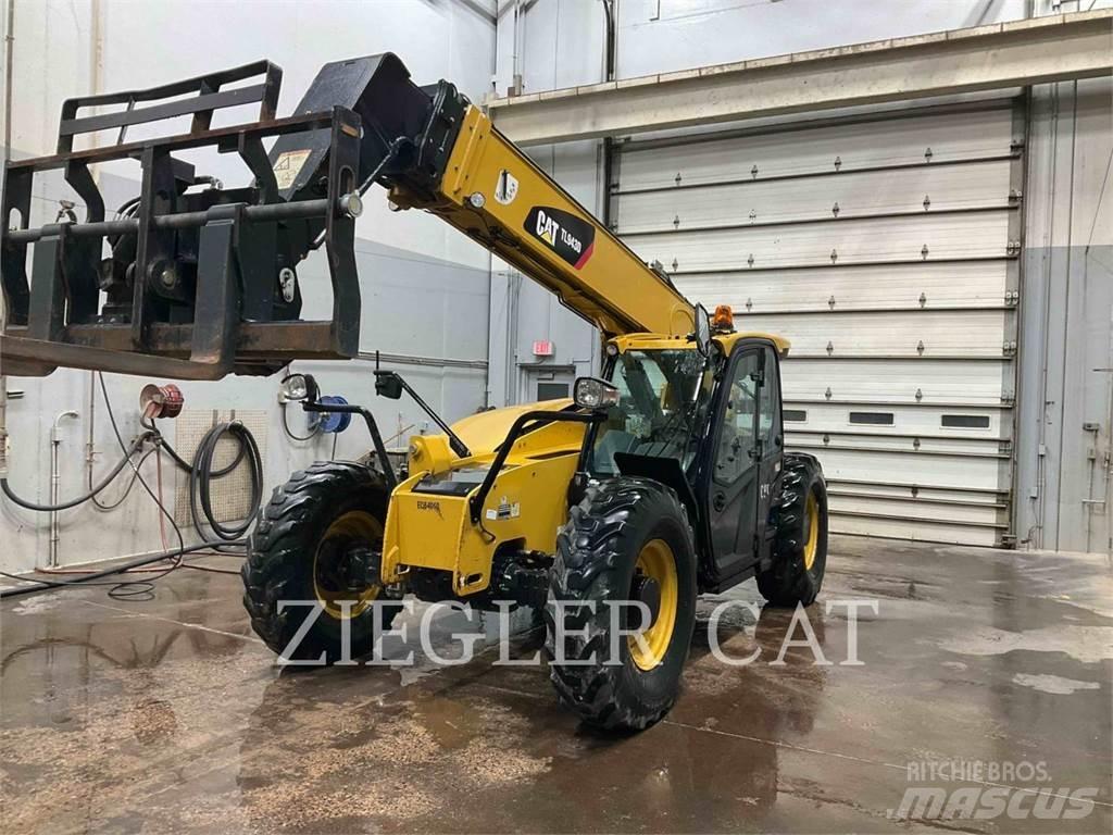 CAT TL943D Teleskopski viličari