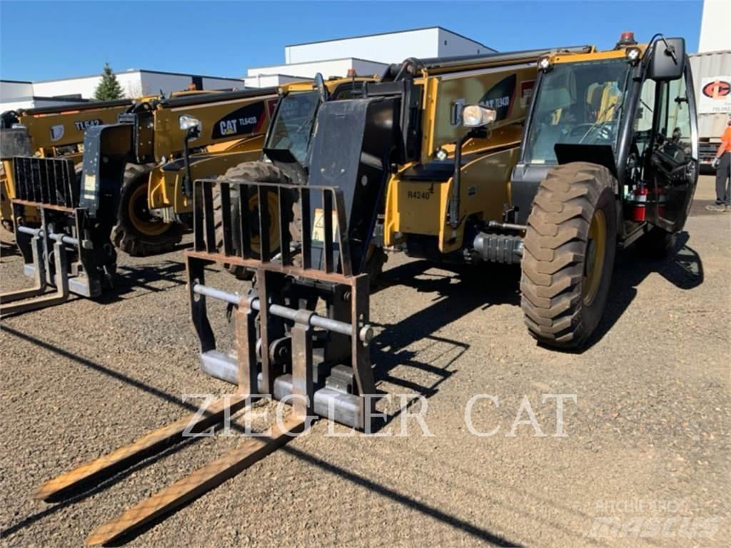 CAT TL943D Teleskopski viličari