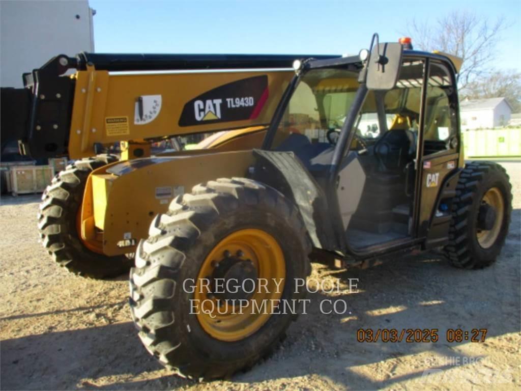 CAT TL943D Teleskopski viličari