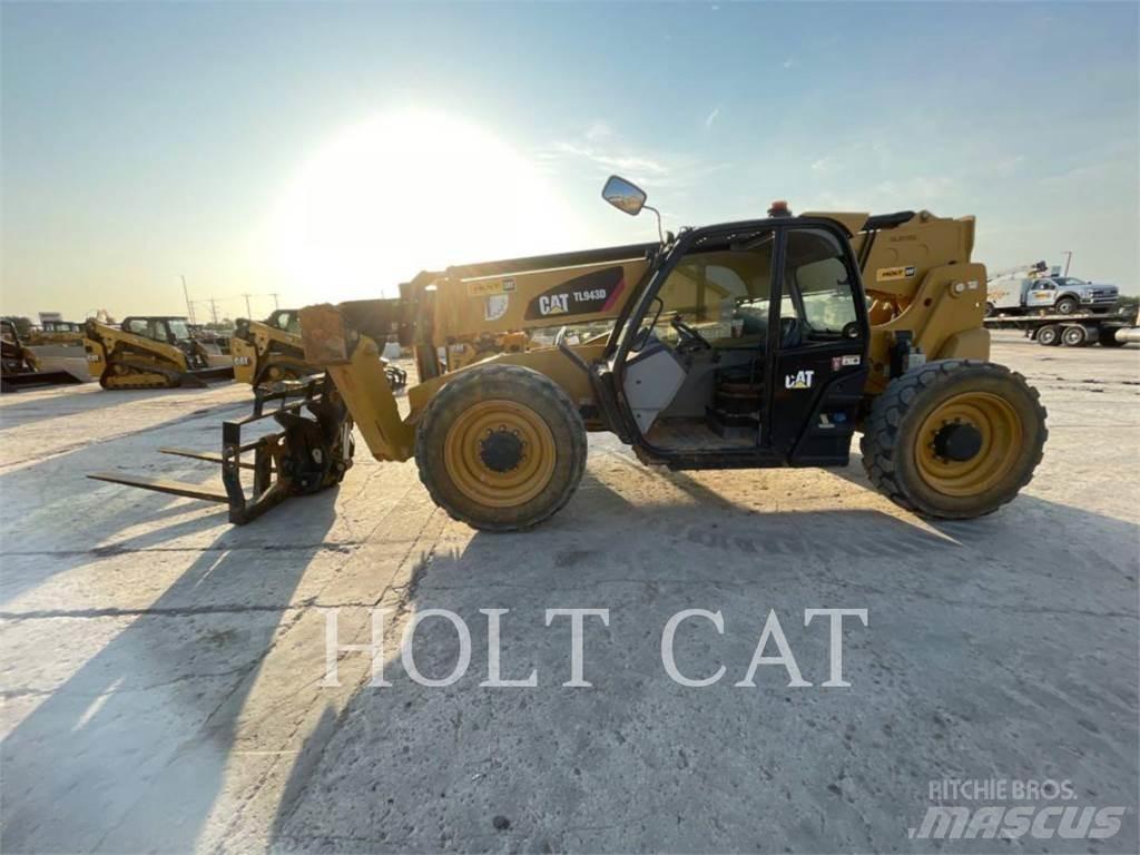 CAT TL943D Teleskopski viličari