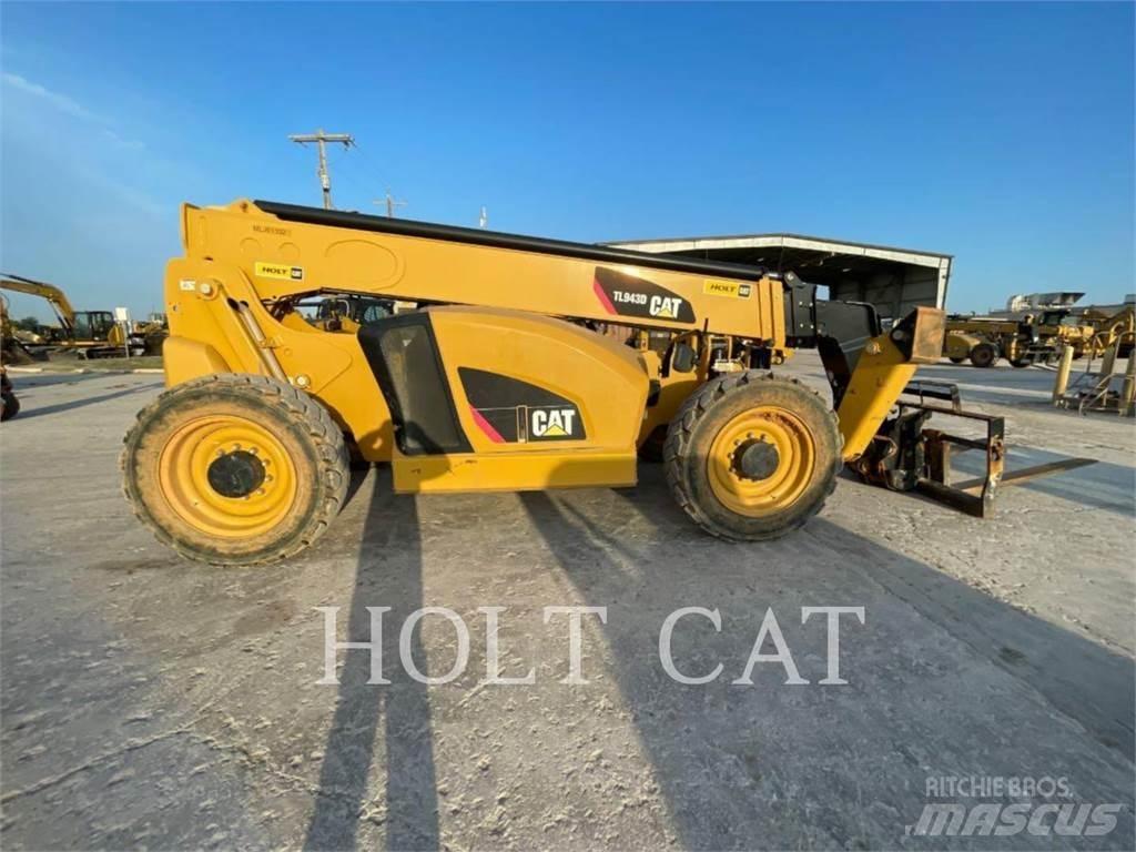 CAT TL943D Teleskopski viličari