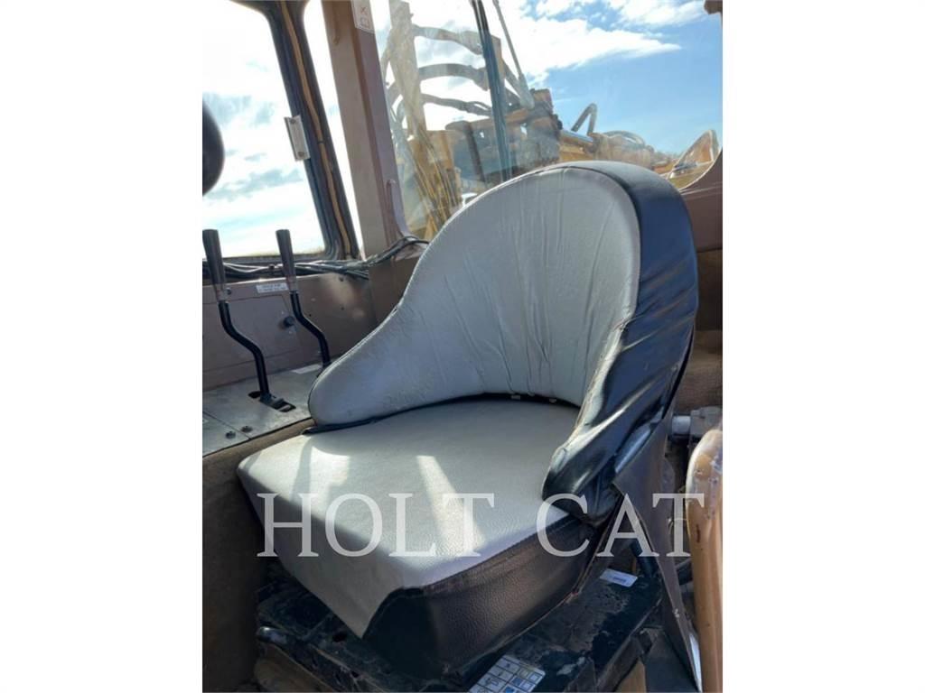 CAT W00 613C Strugači