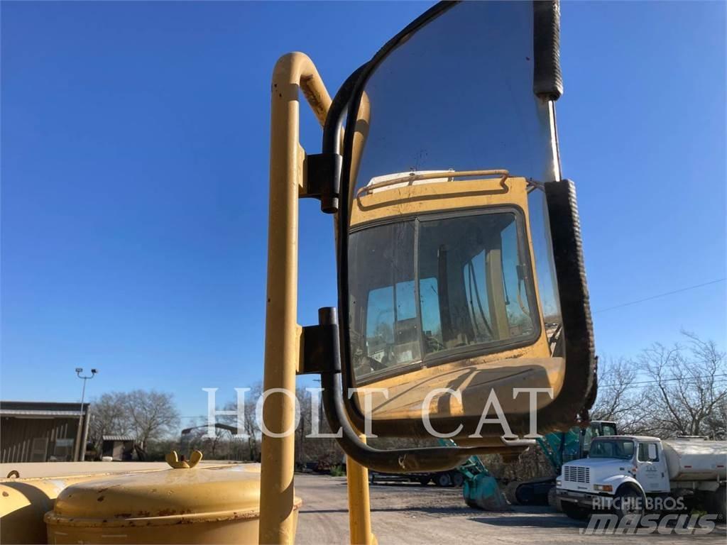 CAT W00 613C Strugači