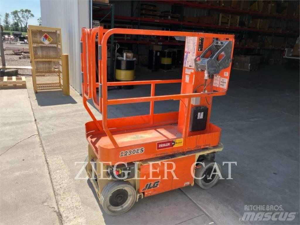 JLG 1230ES Škaraste platforme
