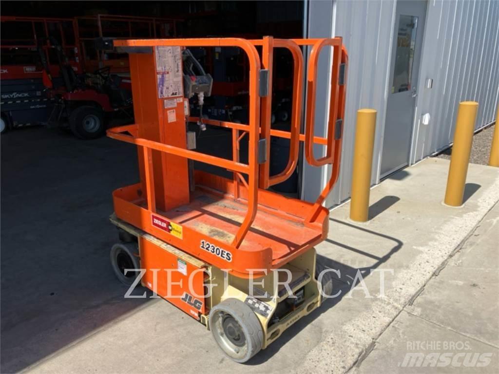 JLG 1230ES Škaraste platforme