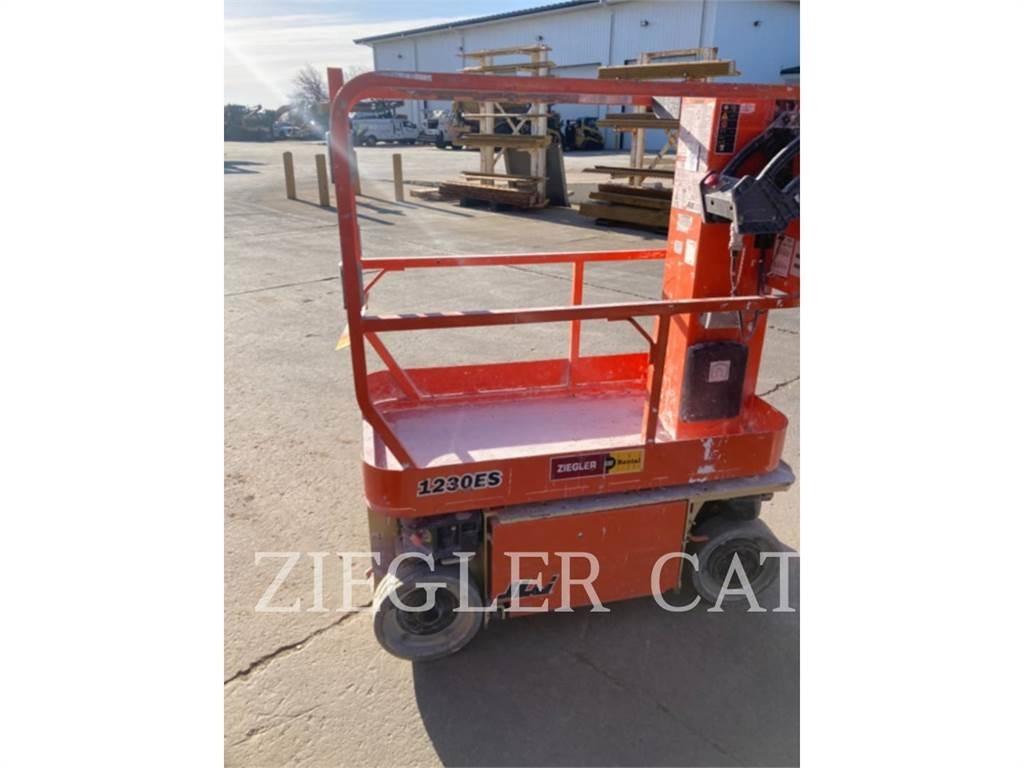 JLG 1230ES Škaraste platforme