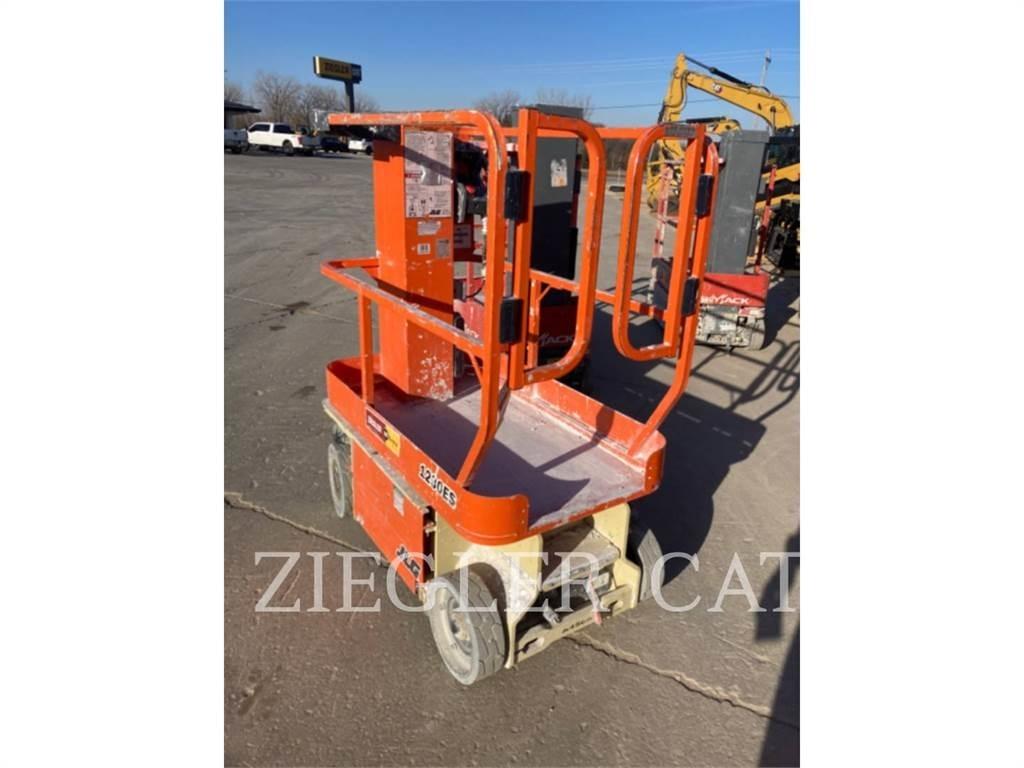 JLG 1230ES Škaraste platforme