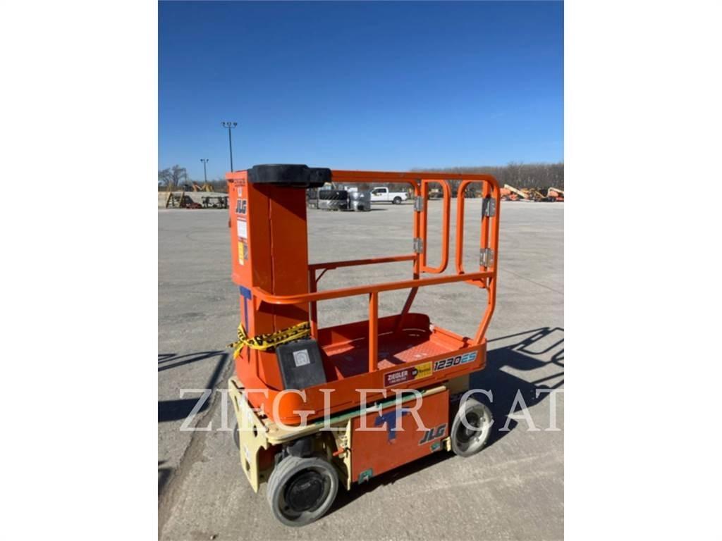JLG 1230ES Škaraste platforme