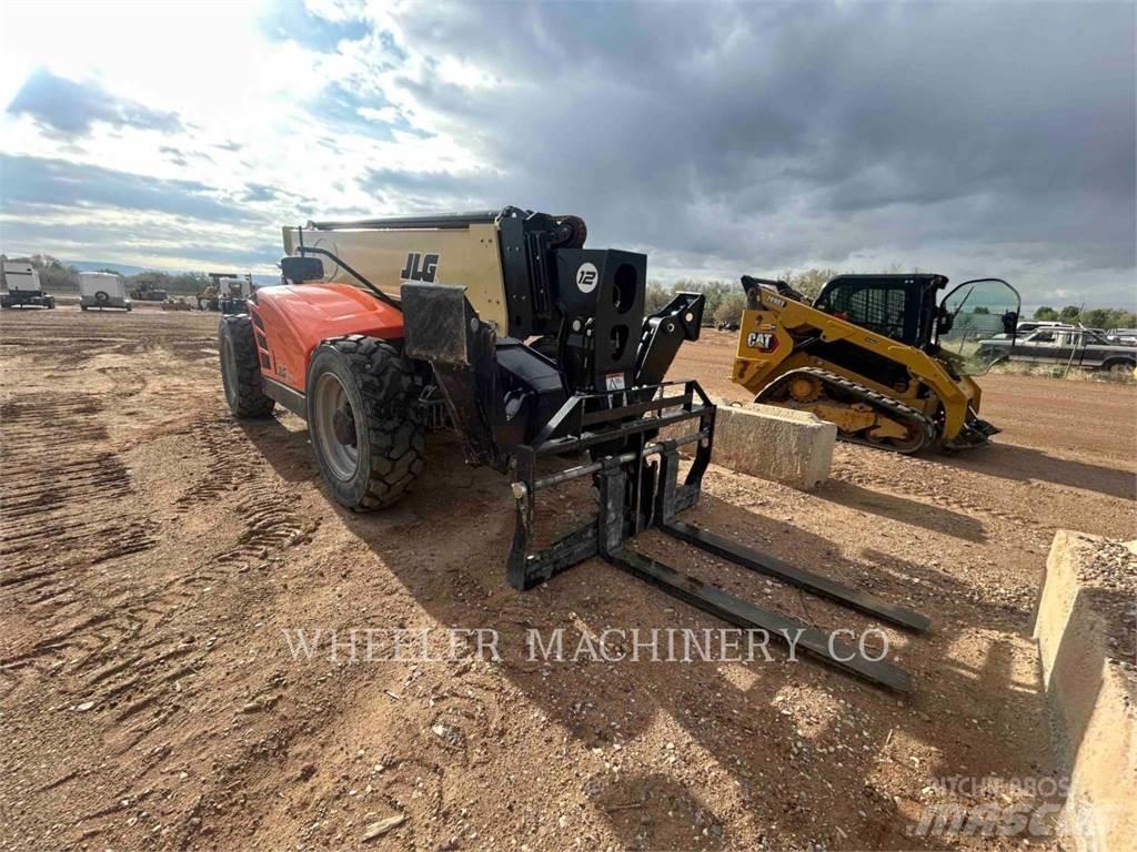 JLG 1255 Teleskopski viličari