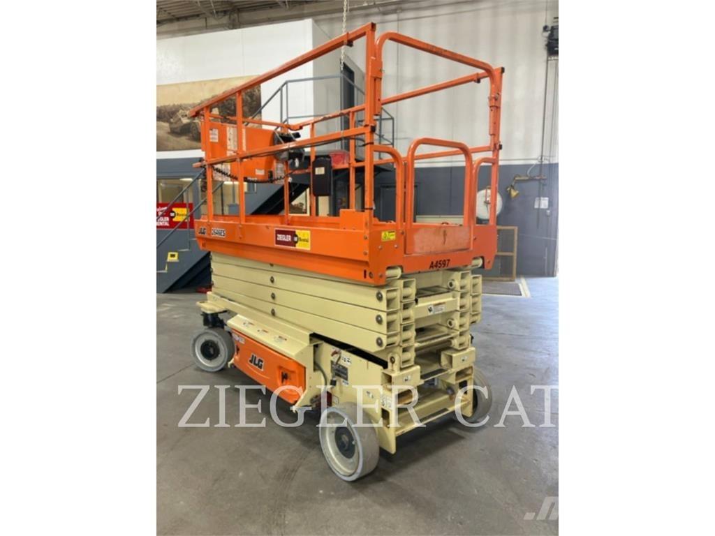 JLG 2646ES Škaraste platforme