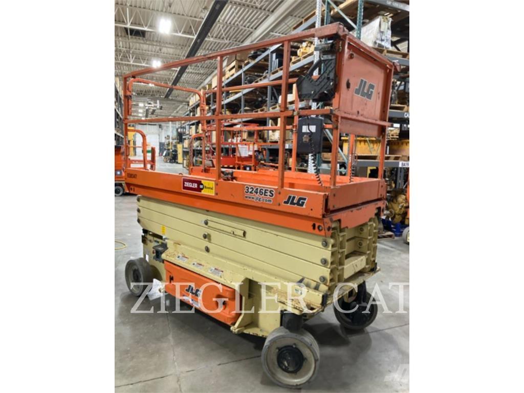 JLG 3246ES Škaraste platforme