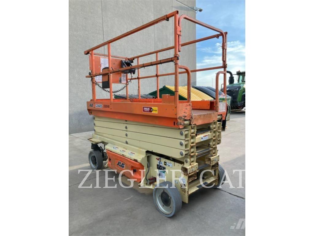 JLG 3246ES Škaraste platforme