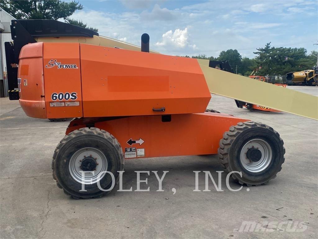 JLG 600S Zglobne podizne platforme