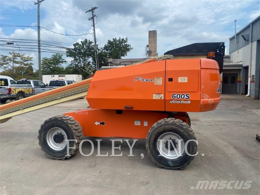 JLG 600S Zglobne podizne platforme