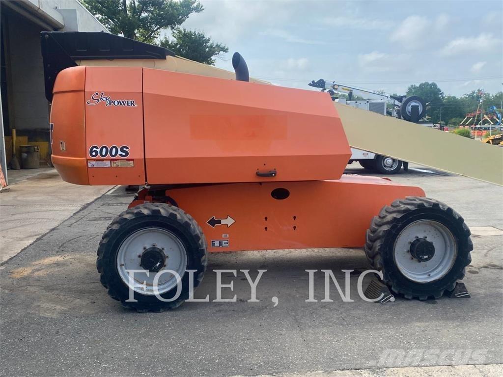 JLG 600S Zglobne podizne platforme