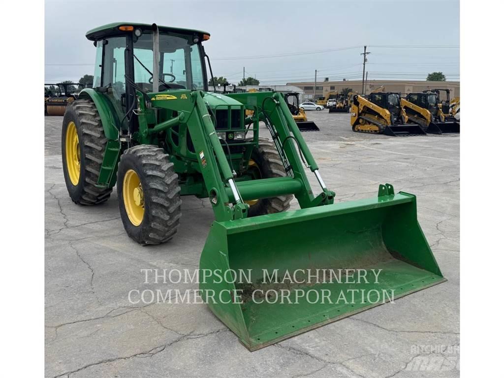 John Deere 6115D Traktori