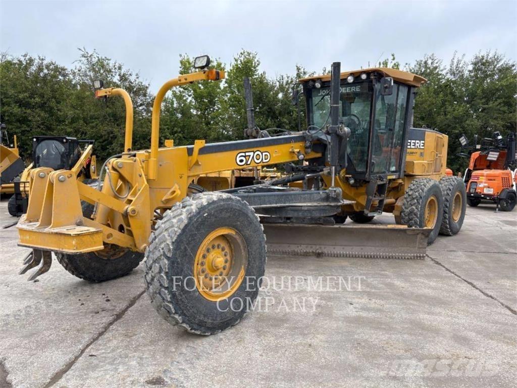 John Deere 670 Grejderi