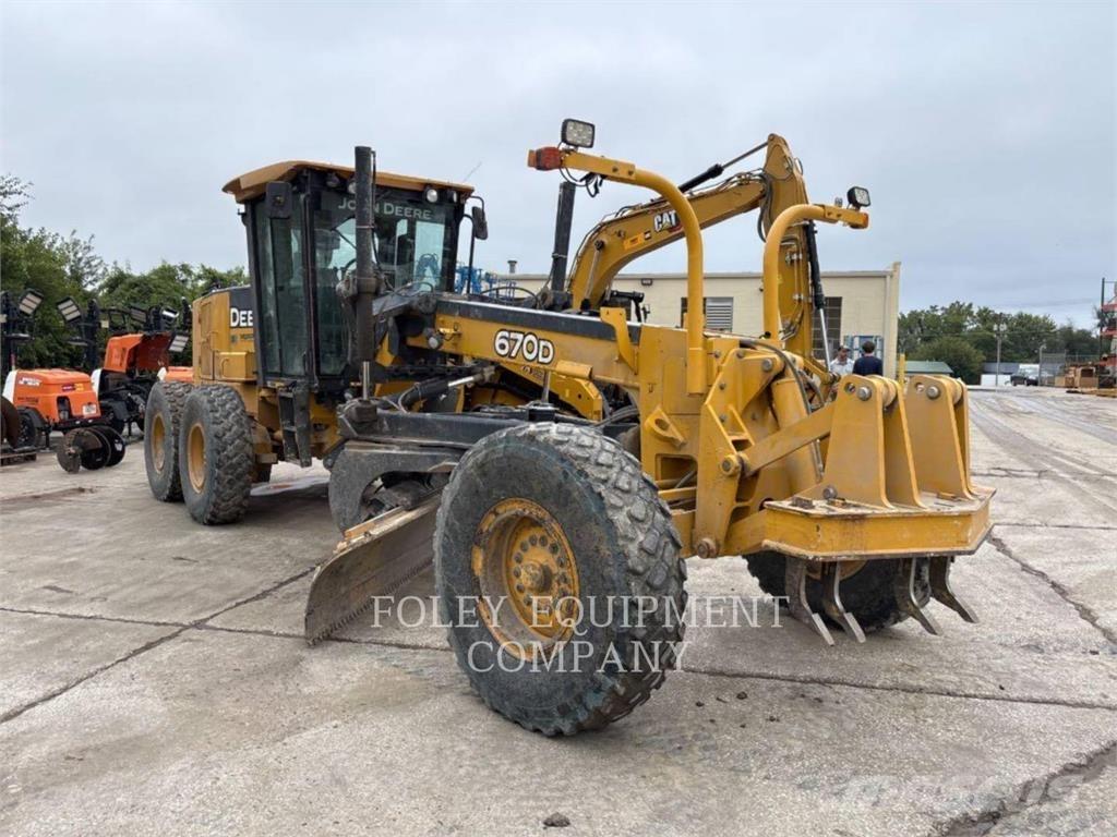 John Deere 670 Grejderi