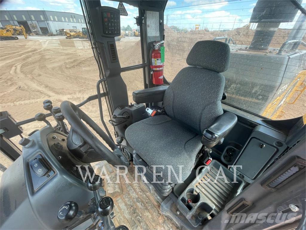 John Deere 670 Grejderi