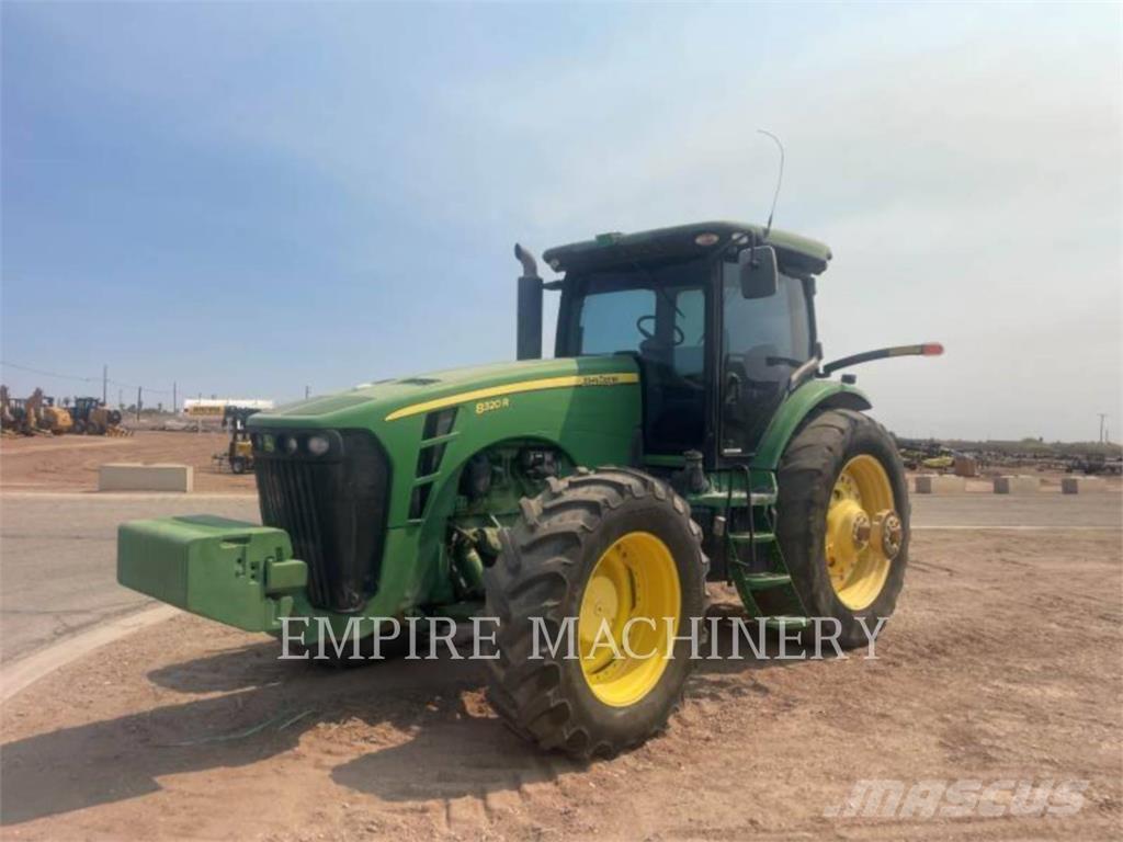 John Deere 8320R Traktori