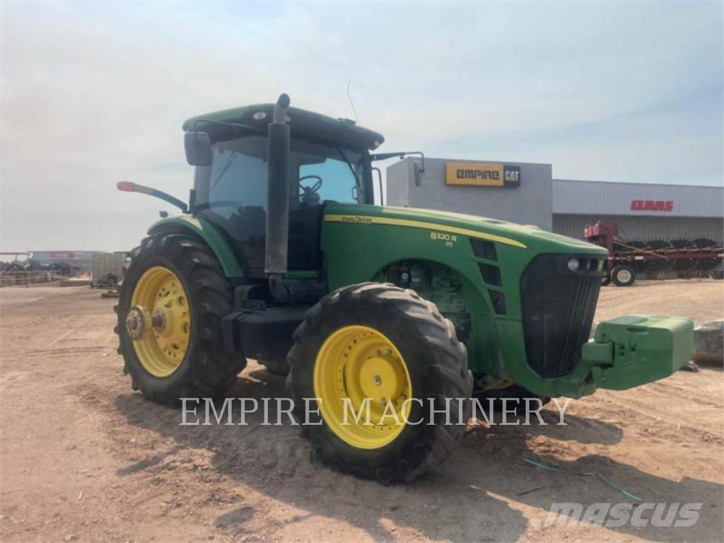 John Deere 8320R Traktori