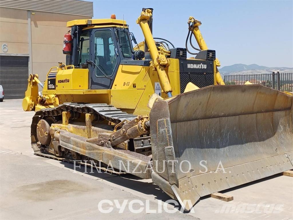 Komatsu D155 Buldožeri gusjeničari